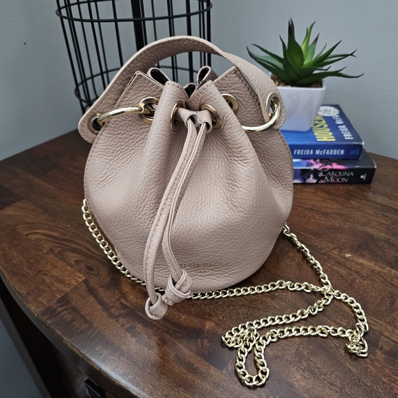 Handbags - Bucket Bag with Gold Chain Strap - Blush Pink